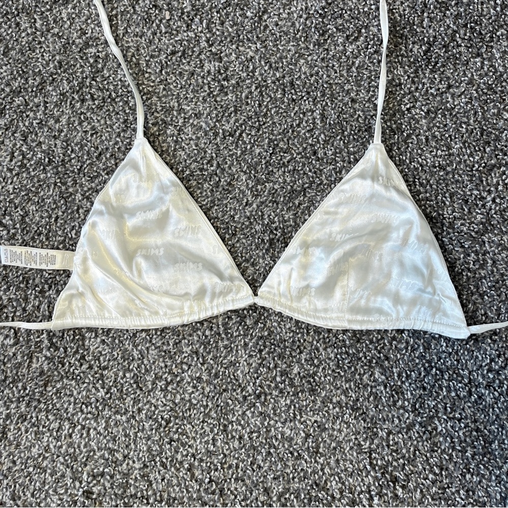 SKIMS Cream Satin Triangle Bralette with Wrap Straps Size L - Picture 6 of 7